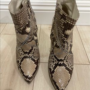 💯 authentic Rene Caovilla snack skin boots